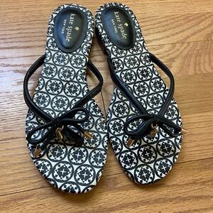 Kate Spade Flip Flops with Bow, Black and White with Gold Accents, size 7.5